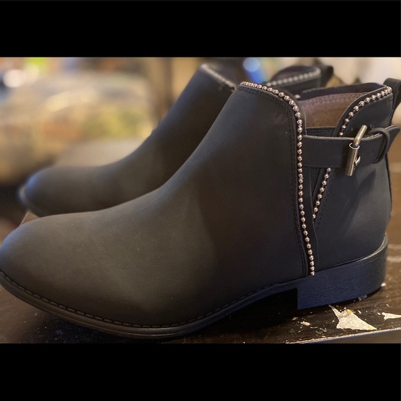 Black Ankle Boots - Picture 1 of 3